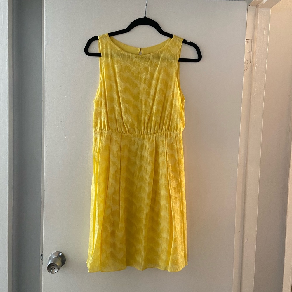 Alice & Olivia yellow shimmer silk dress size 6